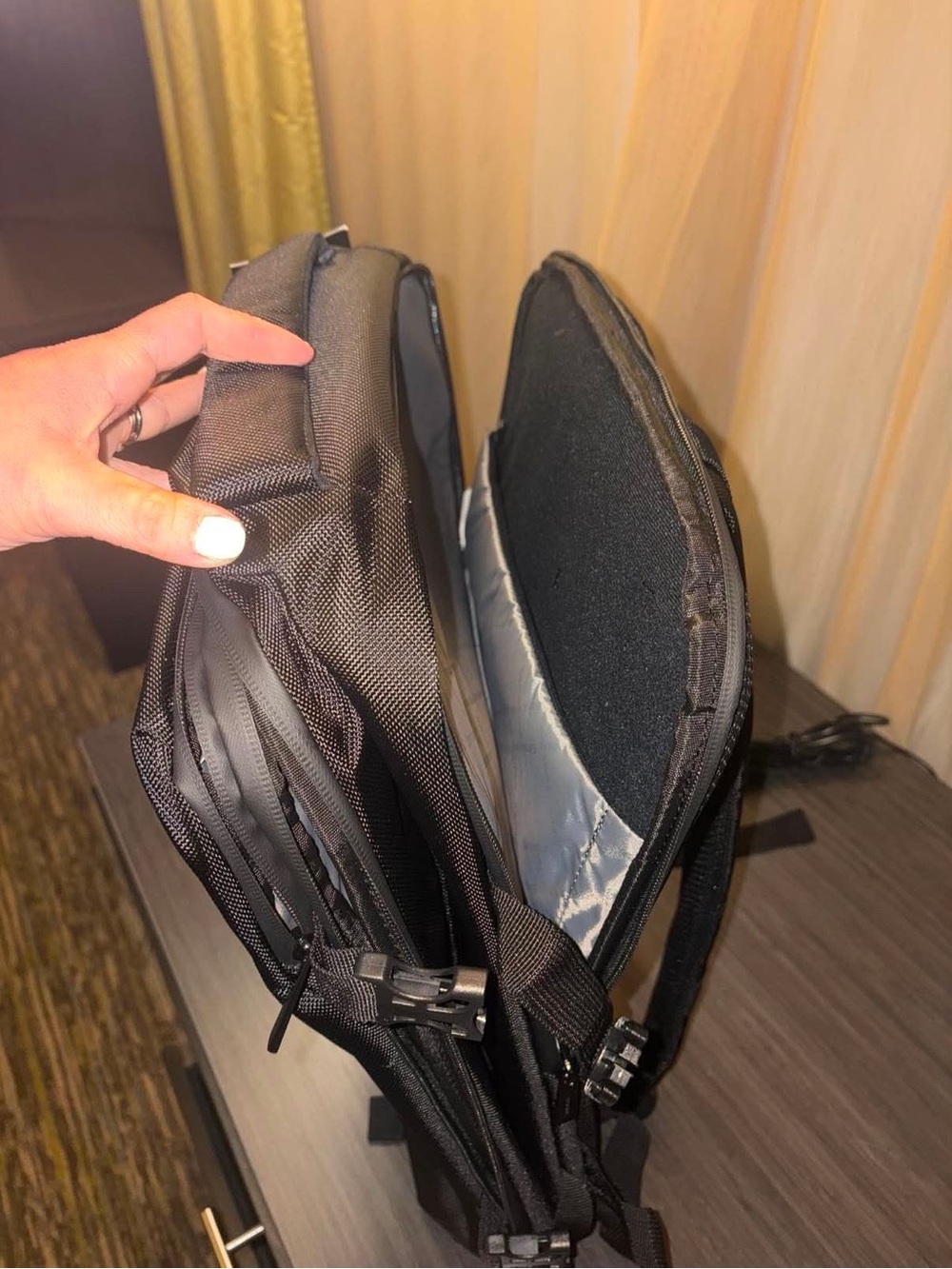 Samsonite Black Men's Laptop Backpack with Side Pockets - Picture 2 of 3